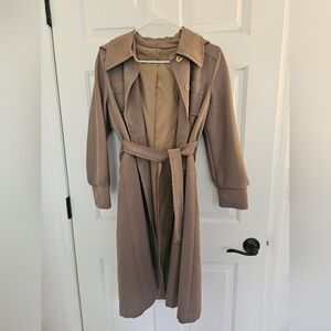 Chic Women's Tan Trench Coat